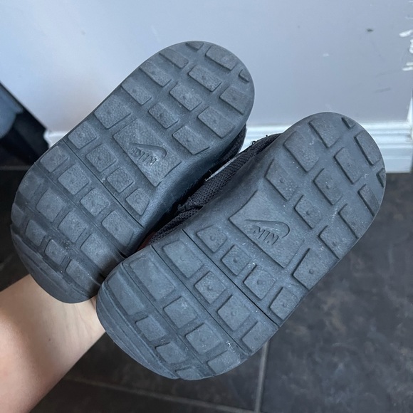 Toddler Nike Roshe - Picture 3 of 3